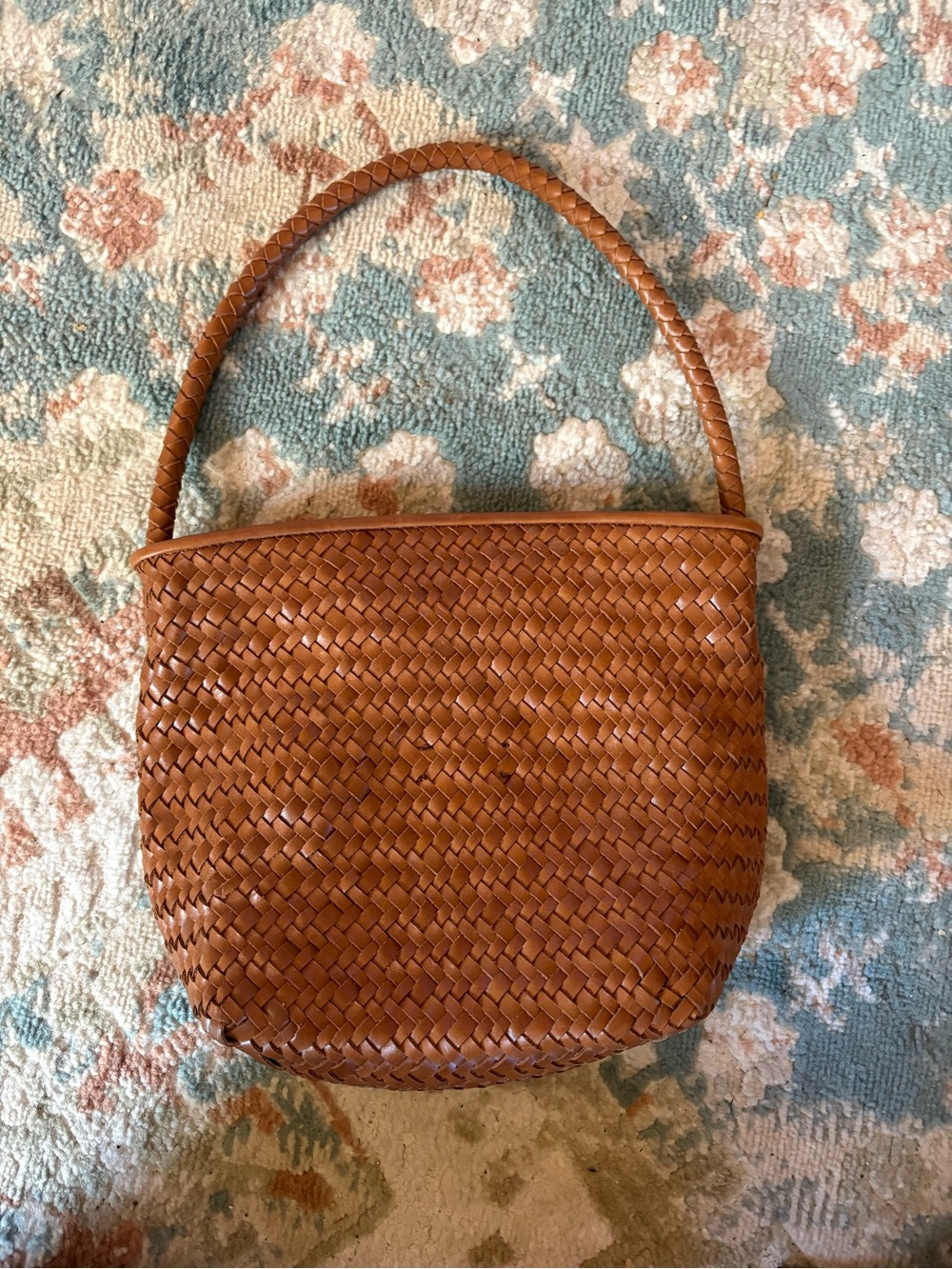 Madewell Signature Woven Leather Shoulder Bag - Picture 4 of 8